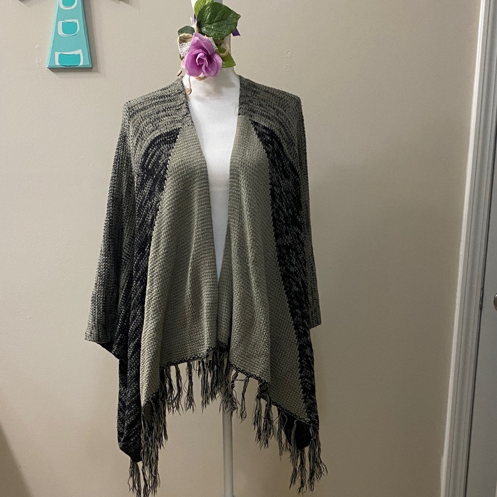 Elegant Black and Gray Sleeved Poncho